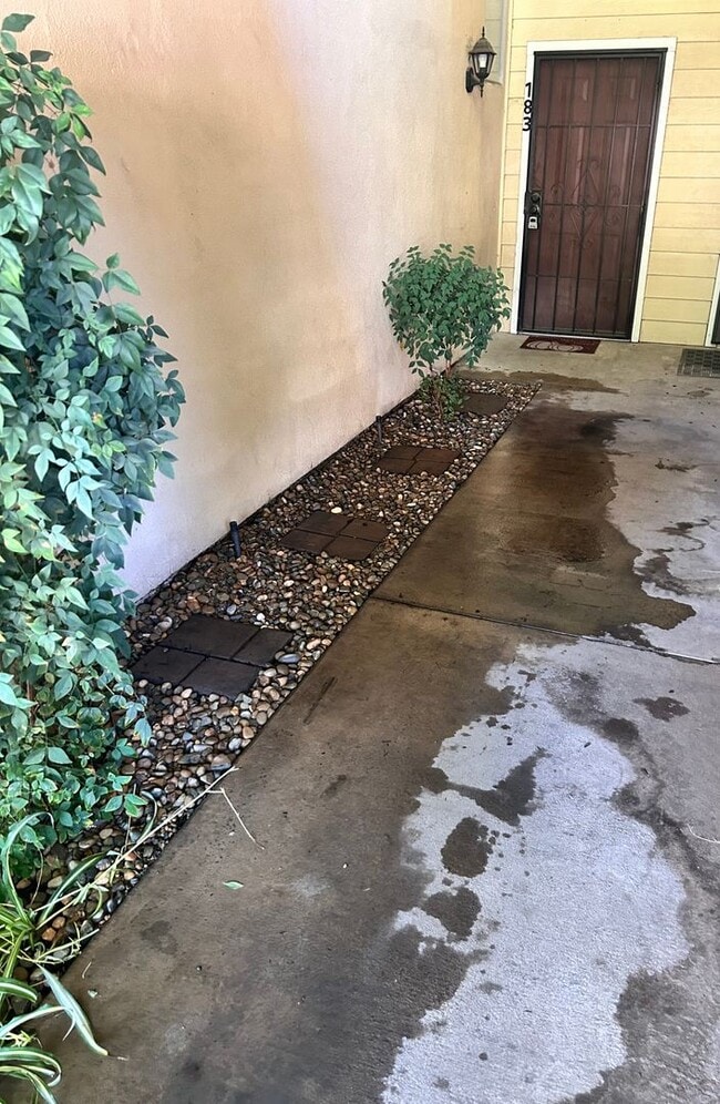 Building Photo - 3 Bedroom/3 Bath Tiffany Estates Ripon Ca