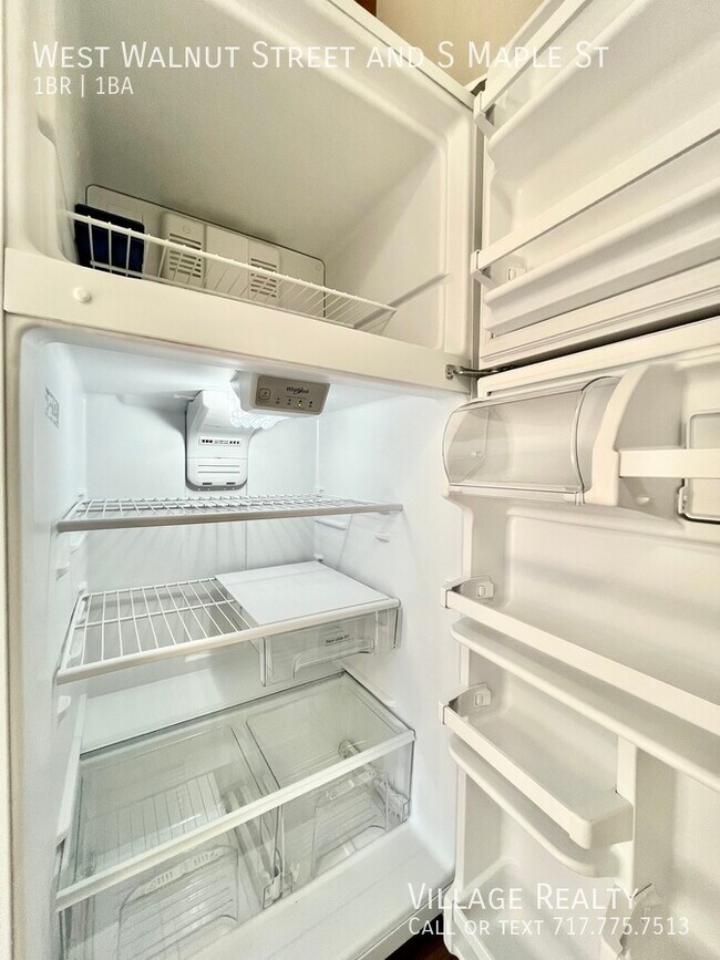 Building Photo - 86 W Walnut St