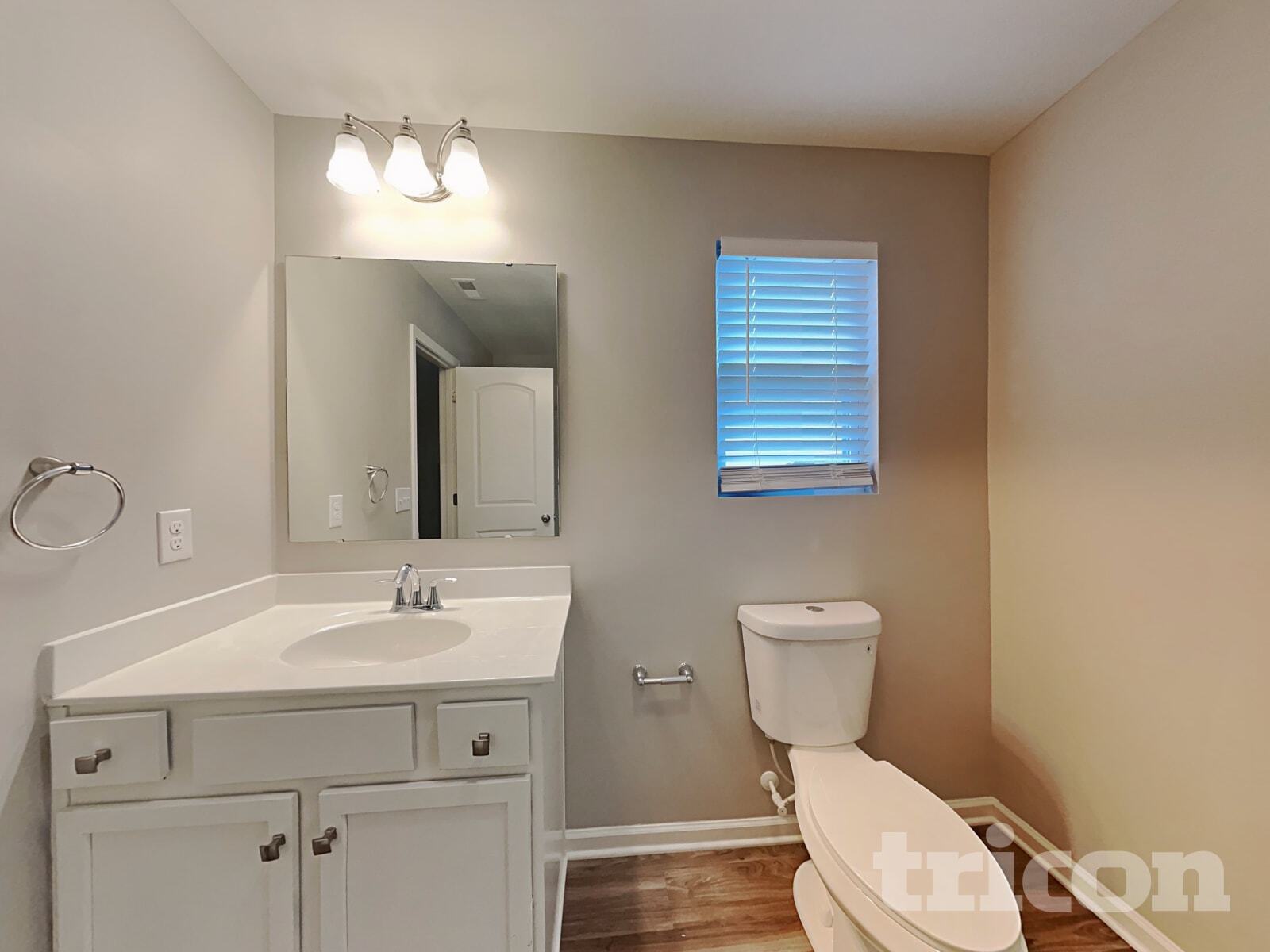 Building Photo - 805 Alta Wy