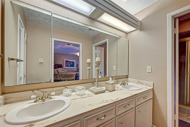 Building Photo - 3631 Glenpine Dr