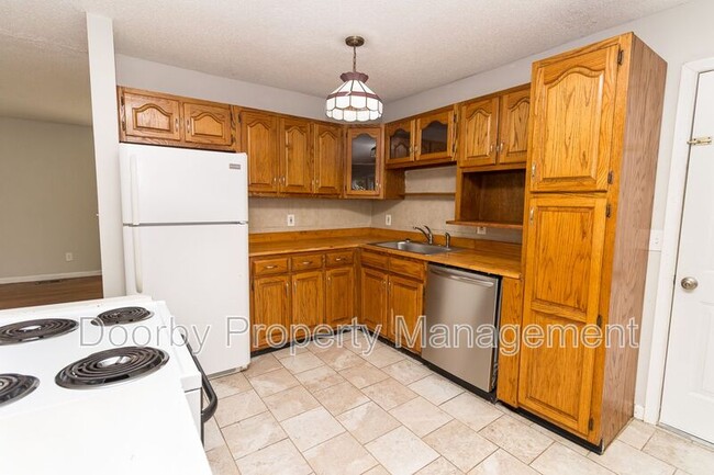 Building Photo - 7911 Hixson Pike