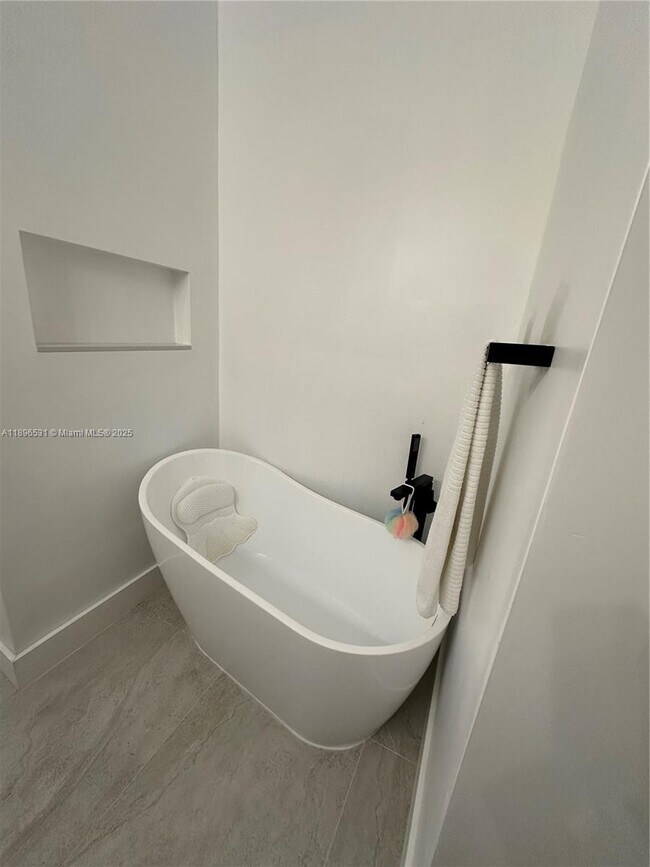 Building Photo - 2662 SW 118 Rd