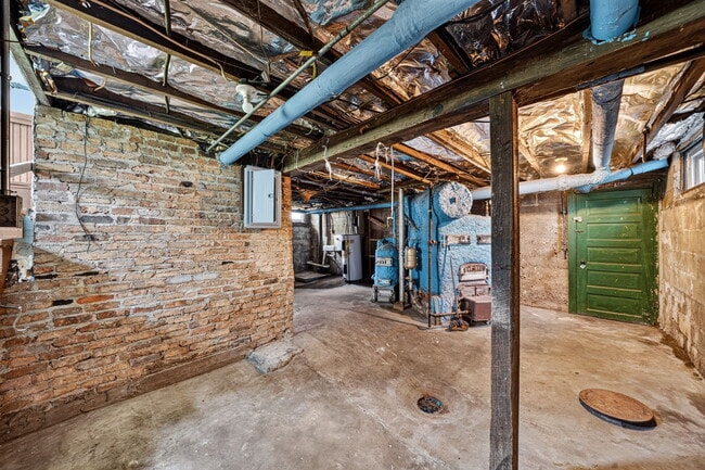 Building Photo - 3306 E Mishawaka Ave