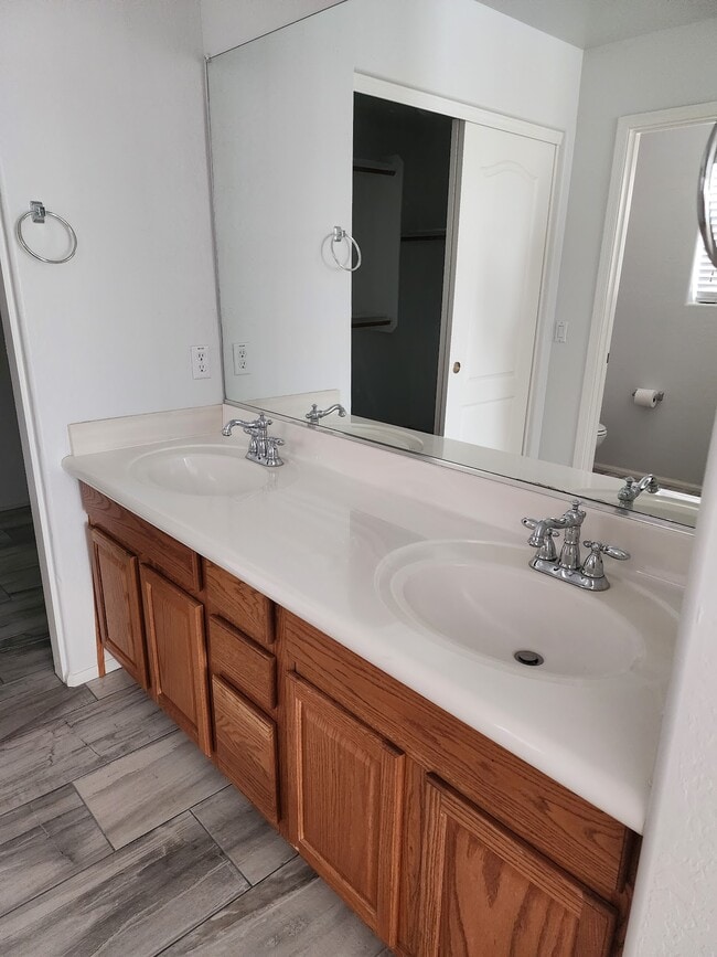 Master Bath - 3317 W. South Butte Rd