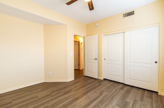 Building Photo - Beautiful, freshly upgraded 2 bedroom/ 2 bathroom condo in Mesa!