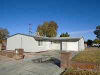 Building Photo - Lovely East Lancaster 3 Bedroom Home