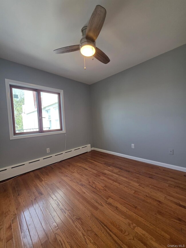 Building Photo - 96 Main St