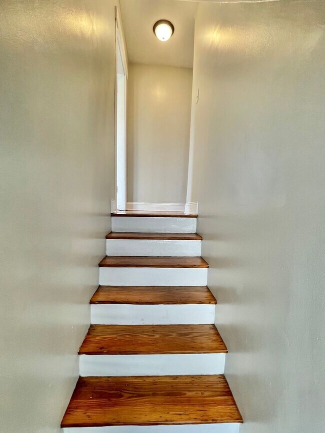 Building Photo - 918 Carpenter St