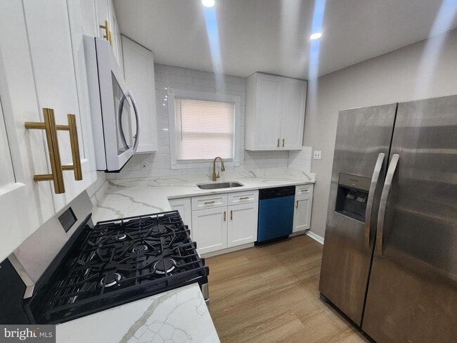 Building Photo - 1025 Kingsbury Rd