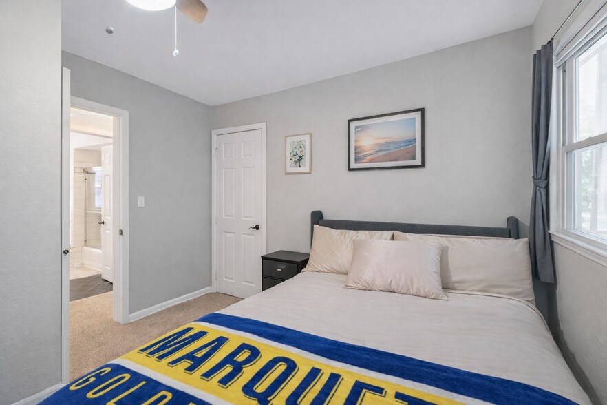 Building Photo - 1679 N Cass St