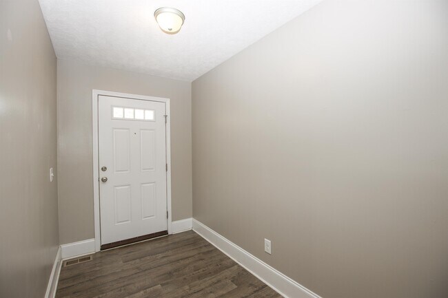 Building Photo - 111 Lightwater Dr