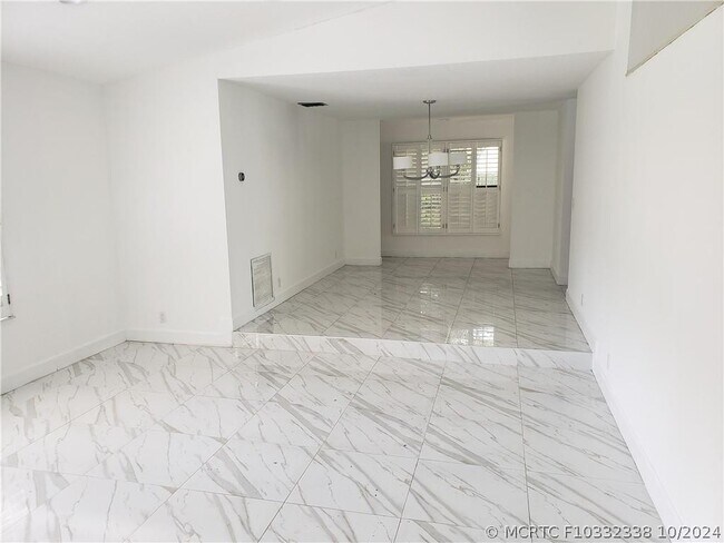 Building Photo - 1280 NW 114th Ave