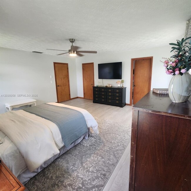 Building Photo - 6101 Palmetto Dr