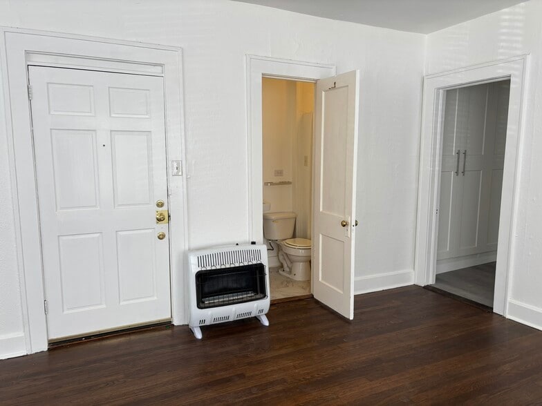 Building Photo - 5638 Richard Ave