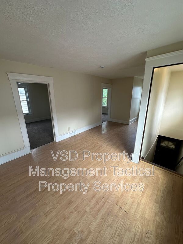 Building Photo - 4413 Woburn Ave