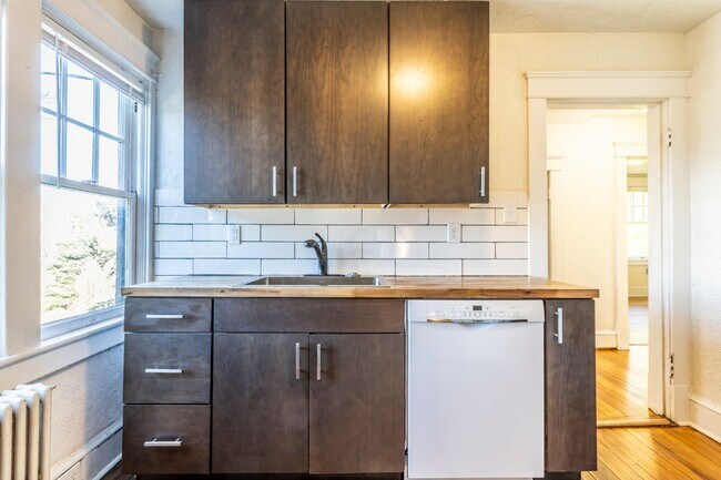 Building Photo - 213 Todd Ave