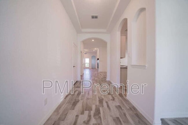 Building Photo - 14817 Equine Trail