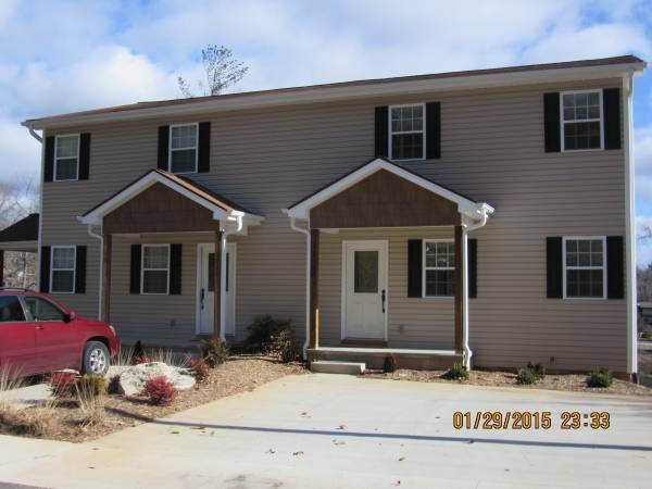 Building Photo - 1830 Lower Ridgewood Blvd