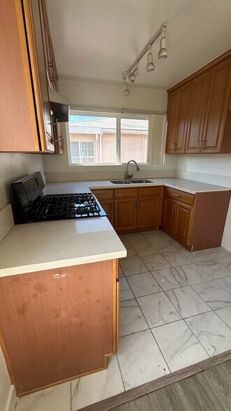 Building Photo - 13233 Oxnard St