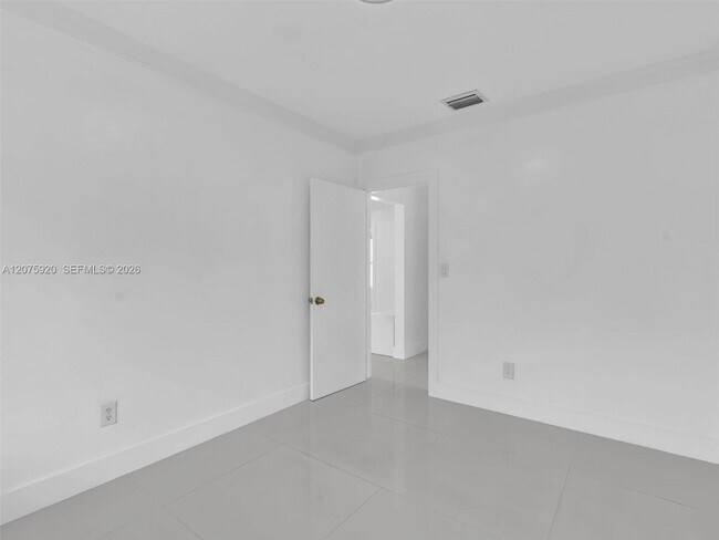 Building Photo - 1647 NE 146th St
