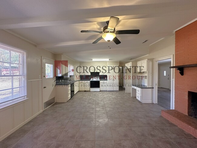 Building Photo - Tour Today! Newly Updated 3 Bedroom 2 Bath...