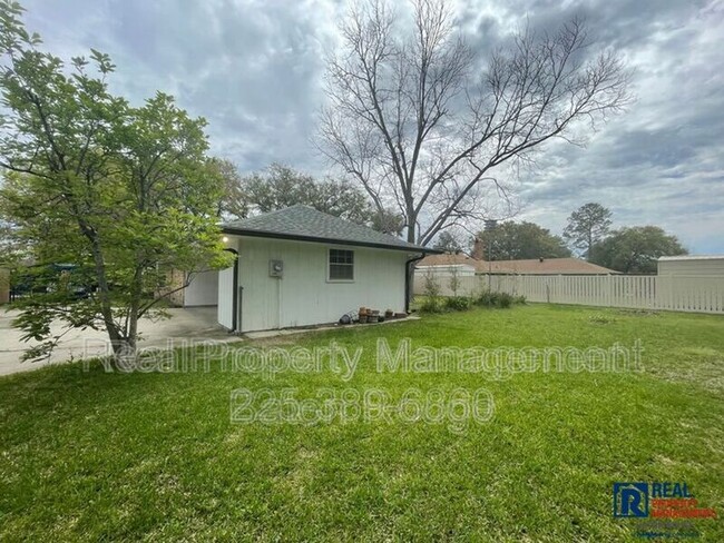 Building Photo - 5536 Parkforest Dr