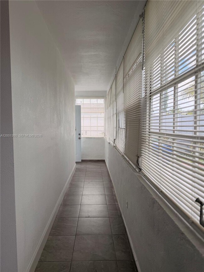 Building Photo - 6613 Evergreen Dr