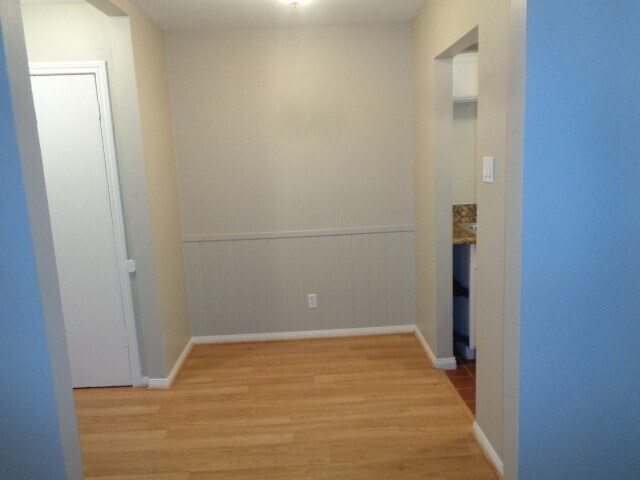 Building Photo - 2225 Mimosa Dr