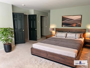 Building Photo - Beautiful Four Bedroom, 3.5 Bath Townhouse