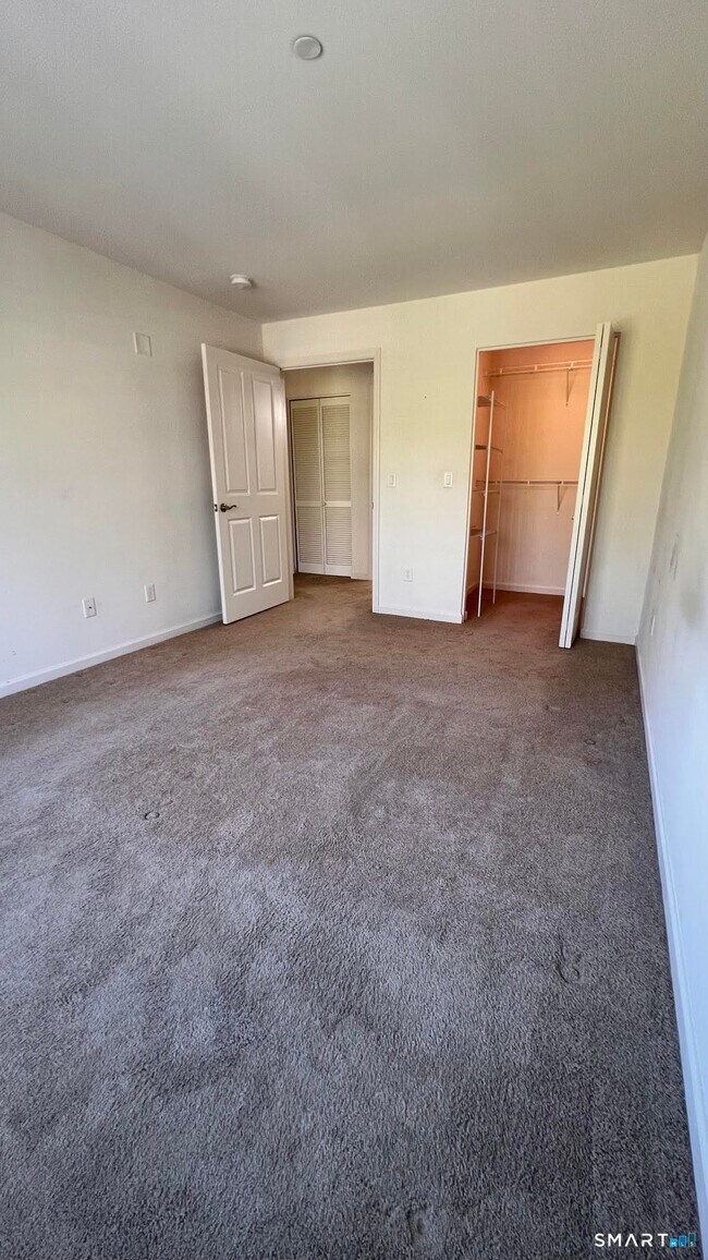 Building Photo - 26 School House Dr