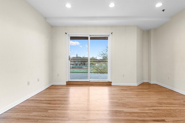 Building Photo - 920 Jefferson St