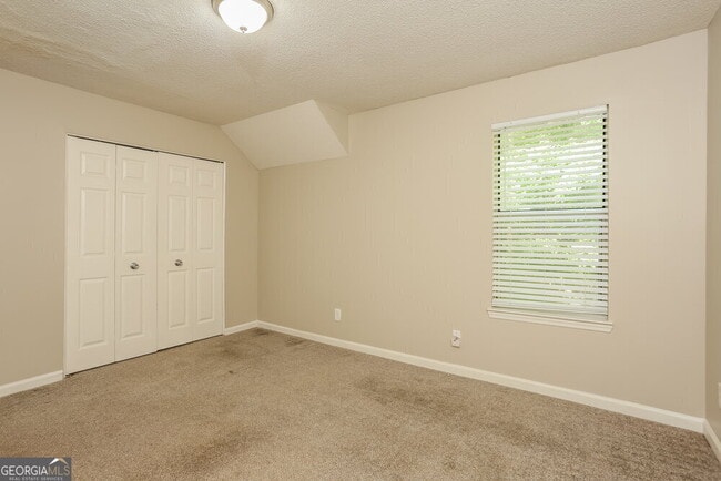Building Photo - 2400 Boone Pl