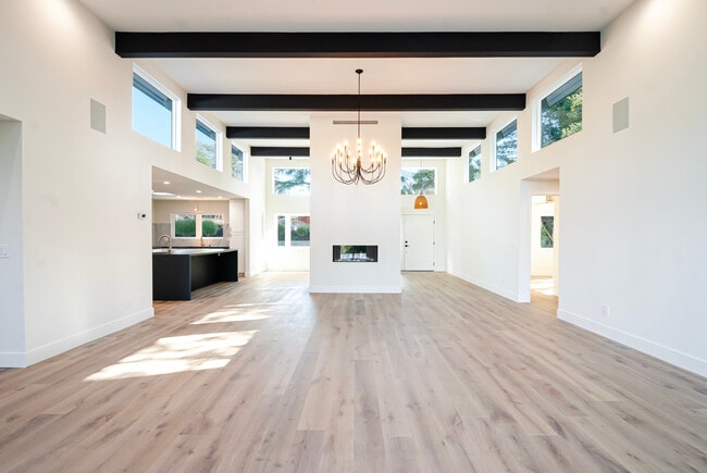 Building Photo - 81 Estates Dr