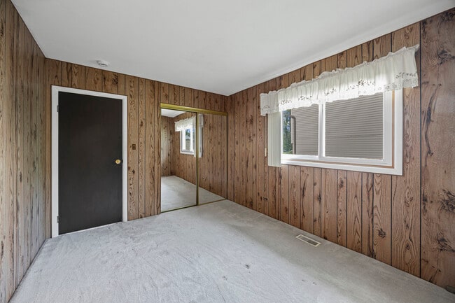 Building Photo - 21W256 Briarcliff Rd