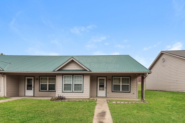 Building Photo - 780 Rocky Ridge Flatts