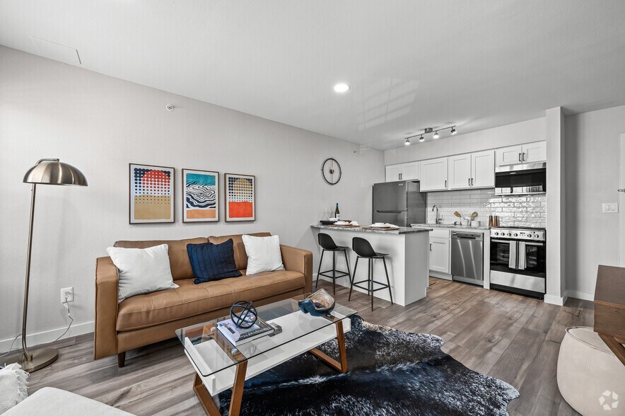 TRELLIS NORTH DALLAS Apartments 16060 Dallas Pky Dallas TX 75248