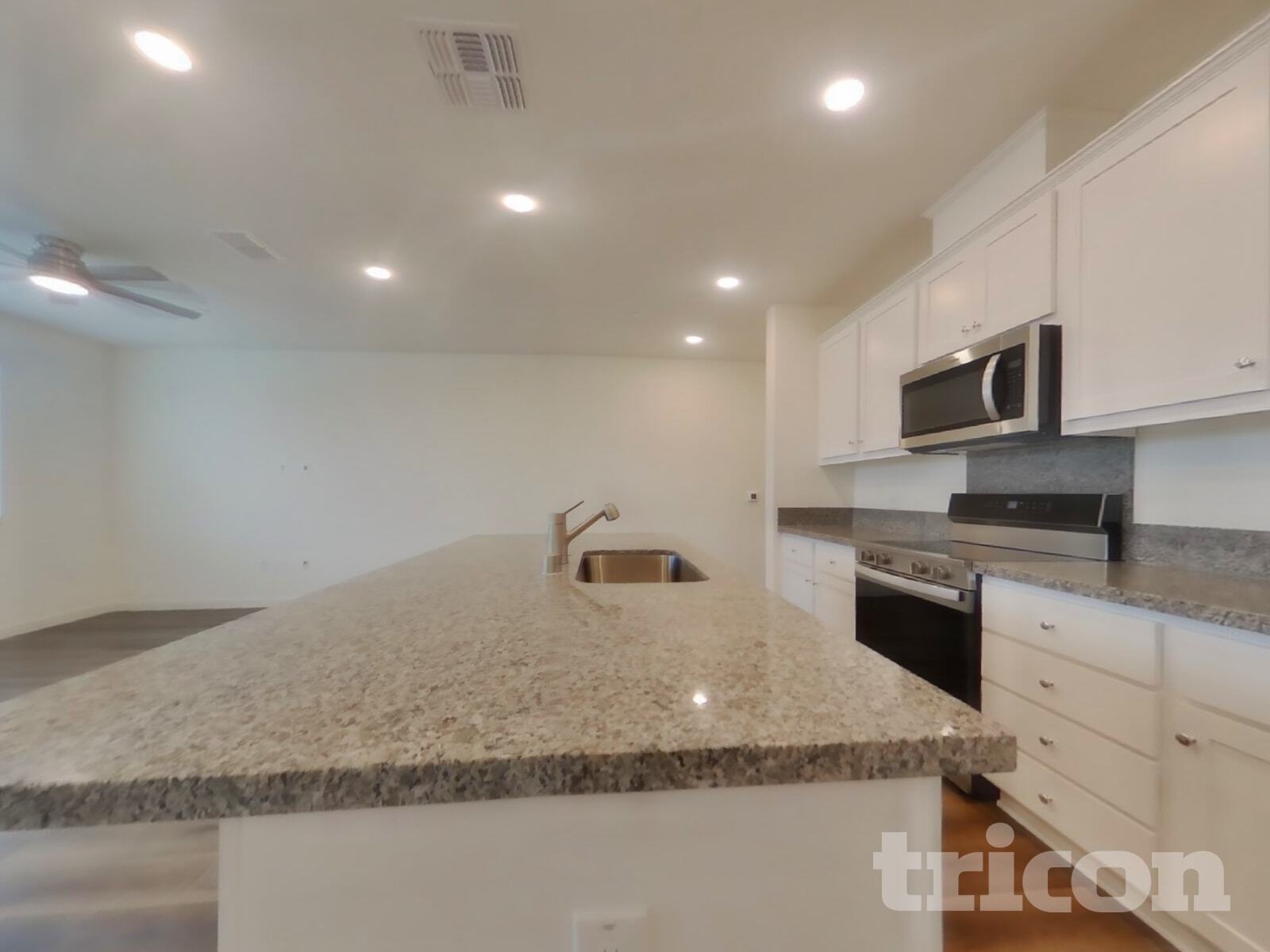 Building Photo - 2042 Delta Vw Ave