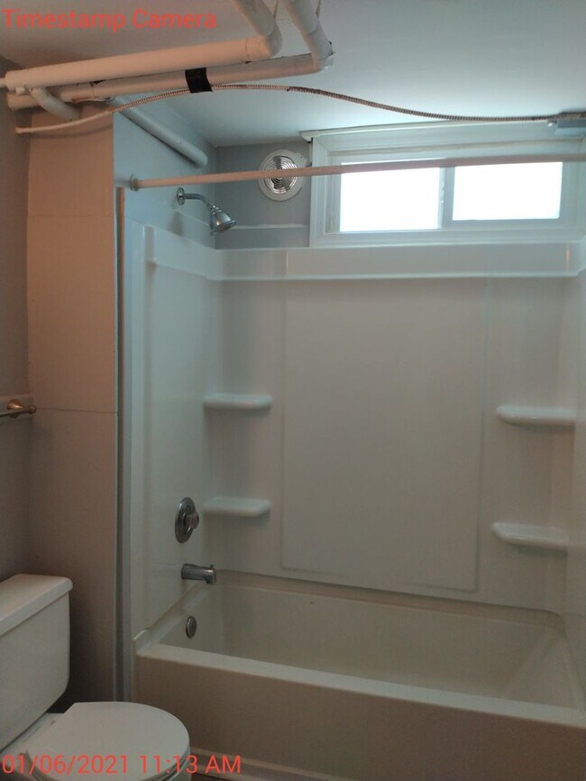 Building Photo - 2027-2028 9 bedroom / 4.5 baths  School Year Location PERFECT for students, in the heart of the UVA