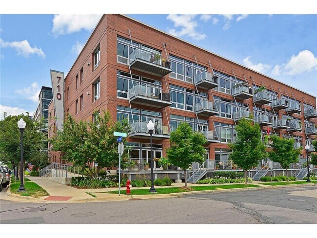 Building Photo - 710 N 4th St