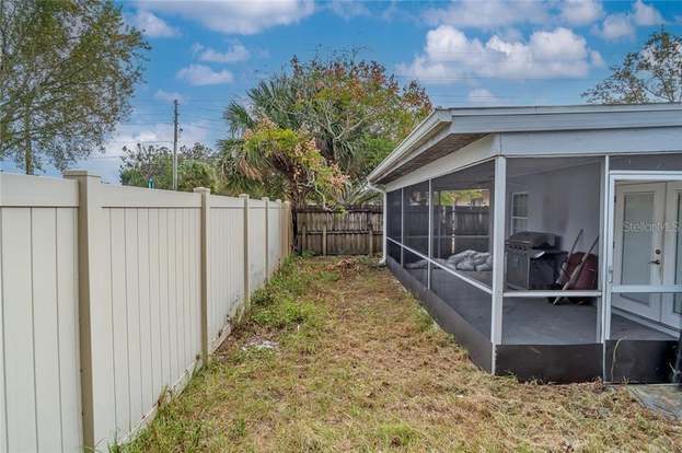 Building Photo - 5010 Larch Ln