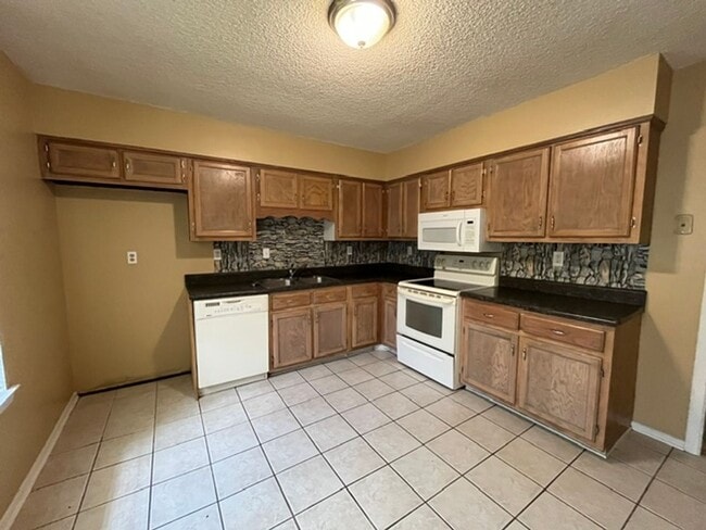 Building Photo - Renovated 3 Bedroom 1.5 Bath Home for Rent!!