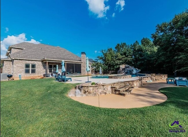 Building Photo - 111 S Carmenville Dr