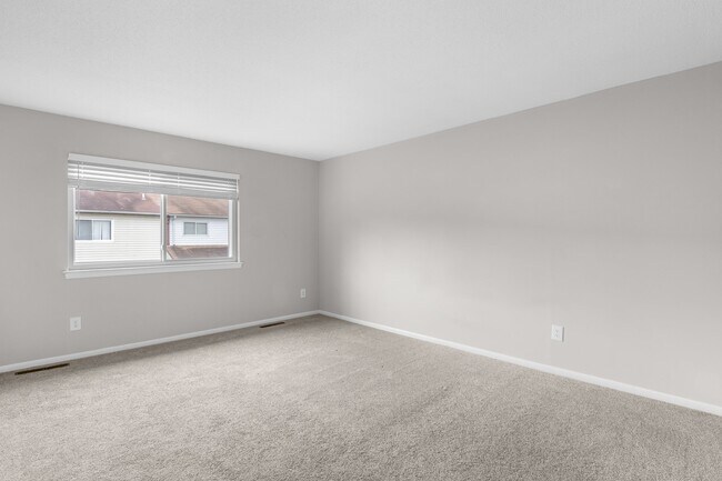 Building Photo - 1386 Sierra Dr