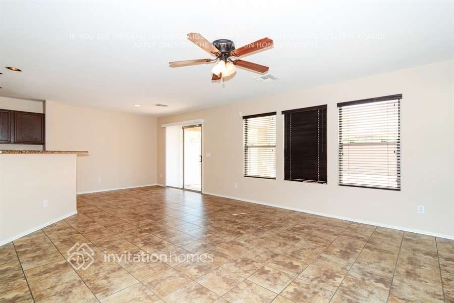 Building Photo - 17091 N 185th Dr