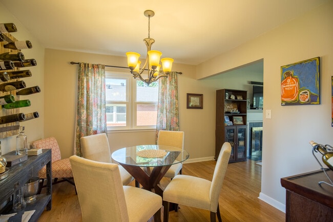 Building Photo - 4311 Kinloch Rd