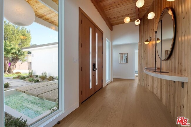 Building Photo - 211 Bellino Dr