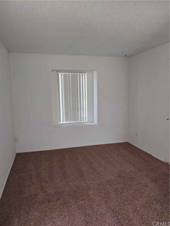 Building Photo - 16961 Green Ln