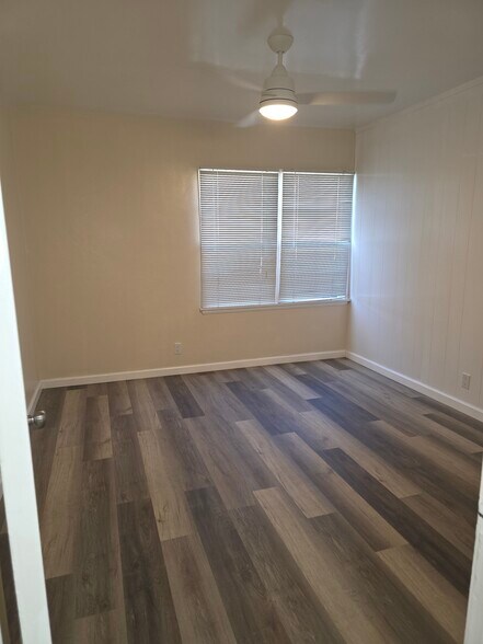 Building Photo - 15726 Halldale Ave
