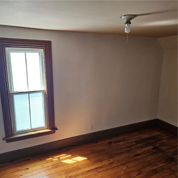 Building Photo - 217 Merriman St