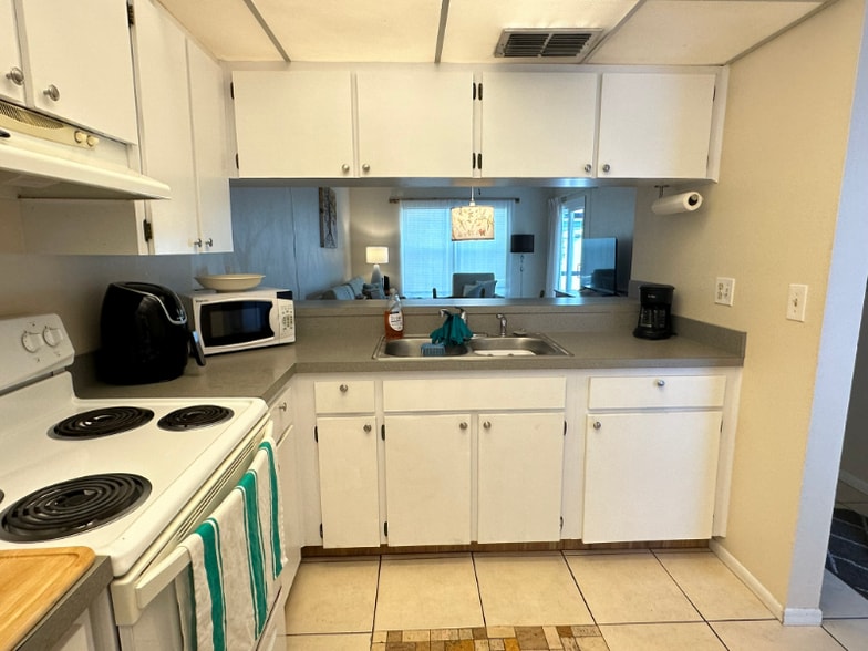 Building Photo - 7315 Parkside Villas Dr